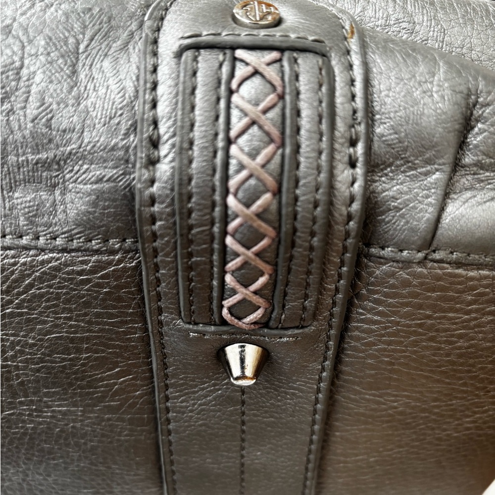 Eileen West Bag Elegant Silver Leather Tote Bag - Picture 5 of 14